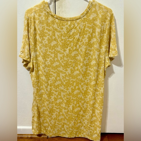 Women’s top - Picture 2 of 3